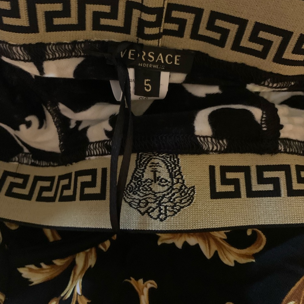 VERSACE - Picture 6 of 10